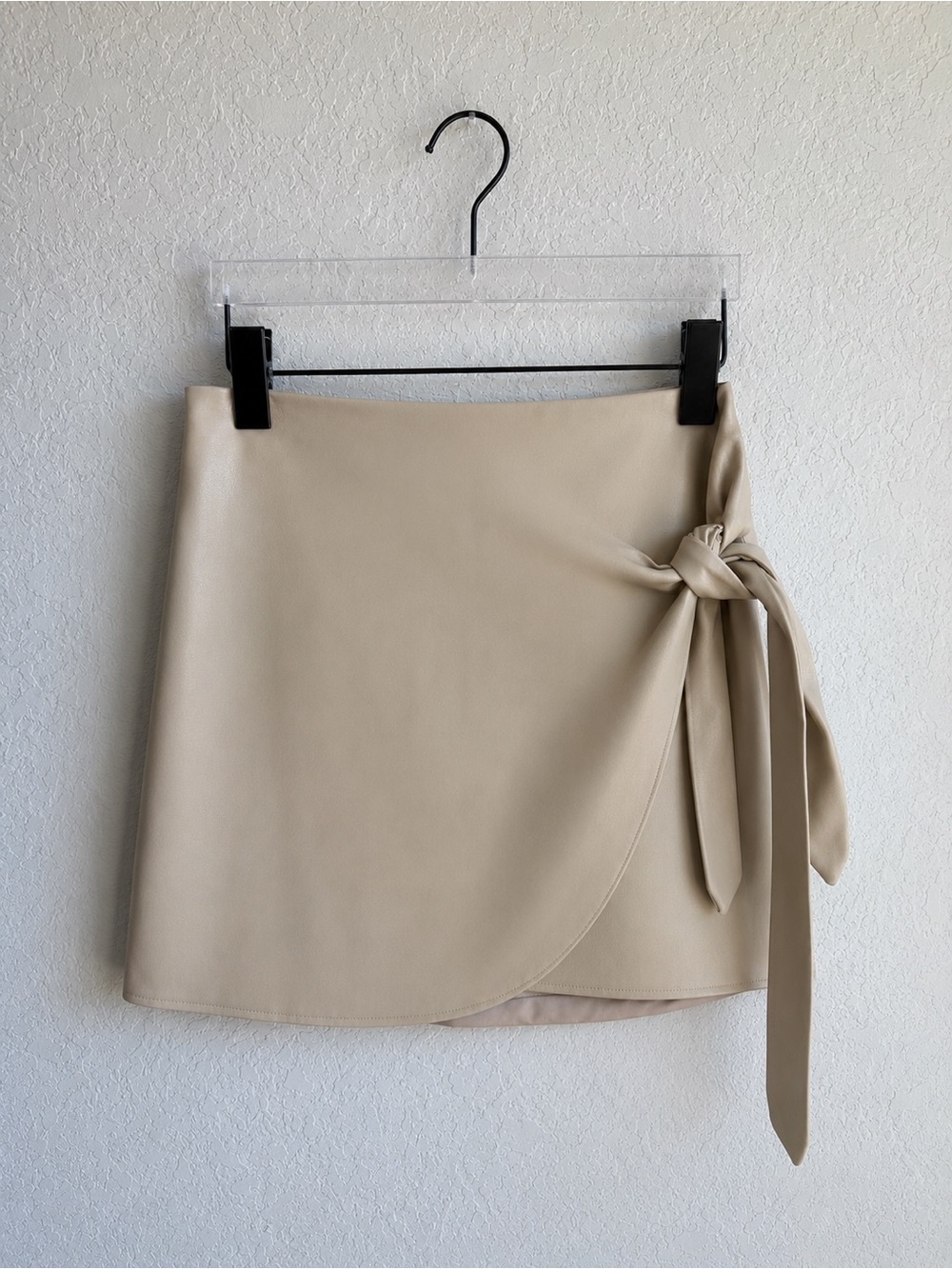 Modern Citizen Ivory Vegan Leather Faux Leather Wrap Mini Skirt Side Tie Medium